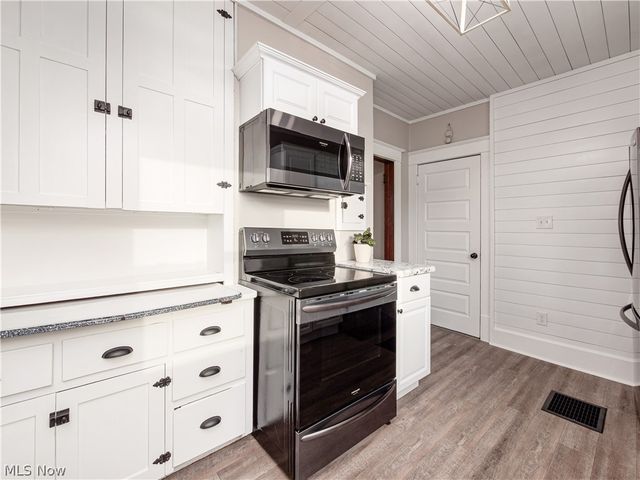 618 Locust Avenue, Zanesville, OH 43701