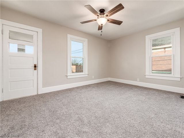 618 Locust Avenue, Zanesville, OH 43701