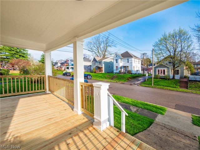 618 Locust Avenue, Zanesville, OH 43701