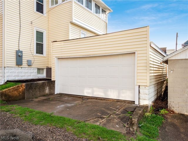 618 Locust Avenue, Zanesville, OH 43701