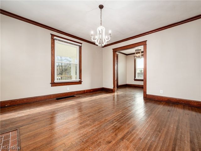 618 Locust Avenue, Zanesville, OH 43701