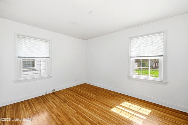 1054 Oakwood Ave, Louisville, KY 40215