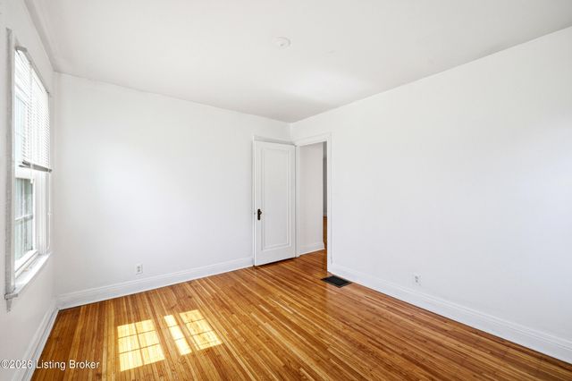 1054 Oakwood Ave, Louisville, KY 40215