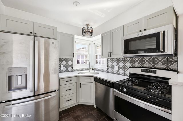 1054 Oakwood Ave, Louisville, KY 40215