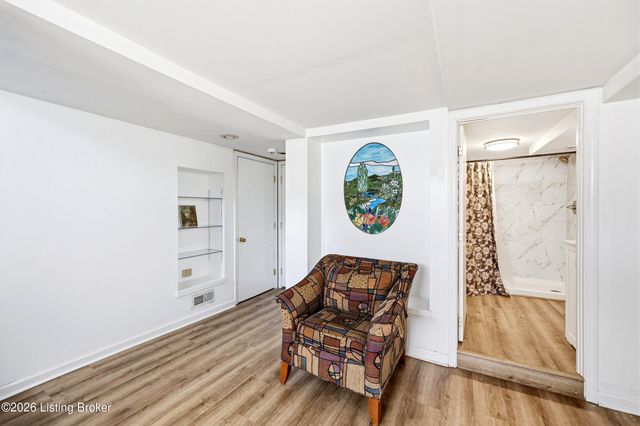 1054 Oakwood Ave, Louisville, KY 40215