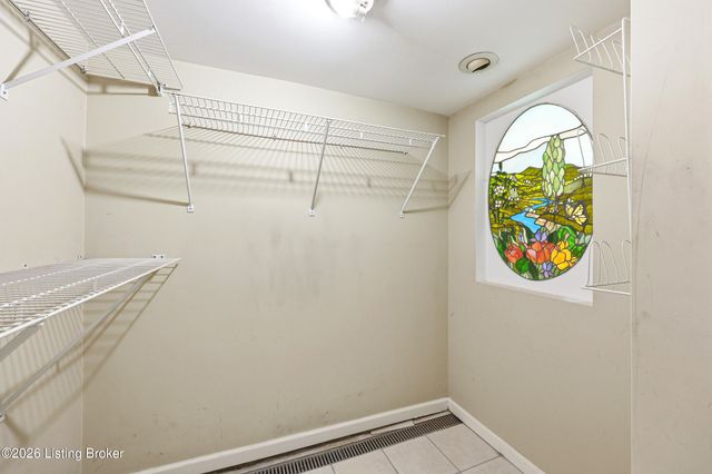 1054 Oakwood Ave, Louisville, KY 40215