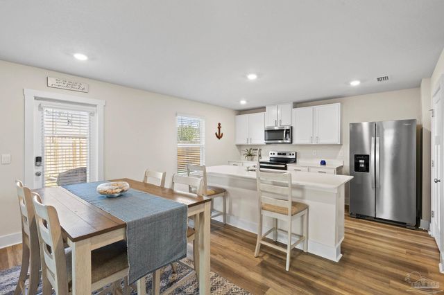 4924 Valor Ct, Pace, FL 32571