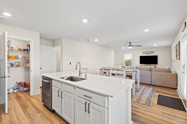 4924 Valor Ct, Pace, FL 32571