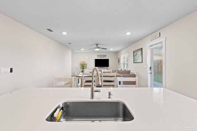 4924 Valor Ct, Pace, FL 32571