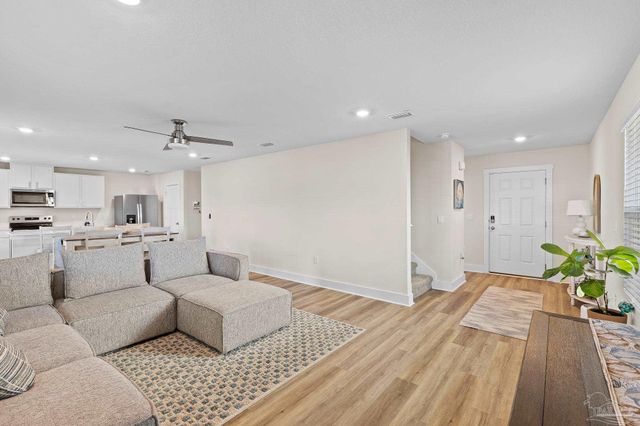 4924 Valor Ct, Pace, FL 32571