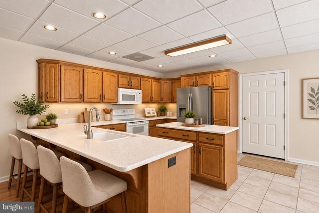 7304 SANDY HOLLOW RD, Harrisburg, PA 17112
