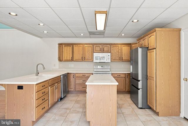 7304 SANDY HOLLOW RD, Harrisburg, PA 17112