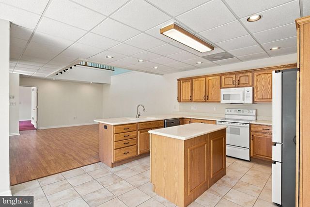 7304 SANDY HOLLOW RD, Harrisburg, PA 17112