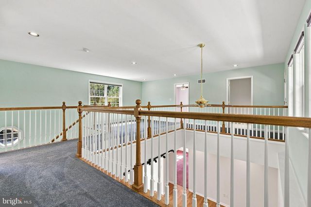 7304 SANDY HOLLOW RD, Harrisburg, PA 17112