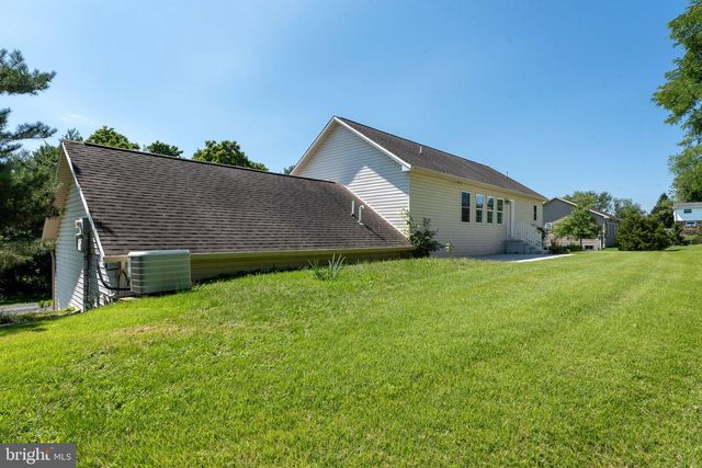 7304 SANDY HOLLOW RD, Harrisburg, PA 17112