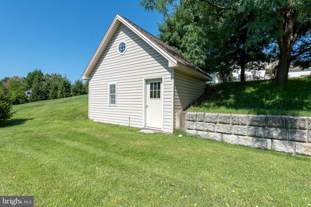 7304 SANDY HOLLOW RD, Harrisburg, PA 17112