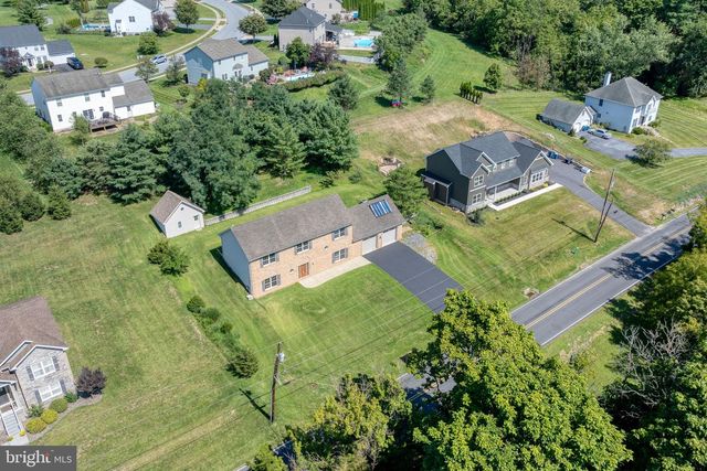 7304 SANDY HOLLOW RD, Harrisburg, PA 17112