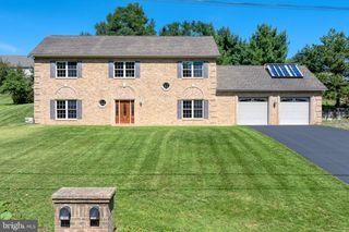 7304 SANDY HOLLOW RD, Harrisburg, PA 17112