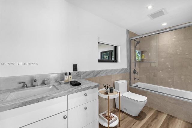 1424 Algardi Ave, Coral Gables, FL 33146