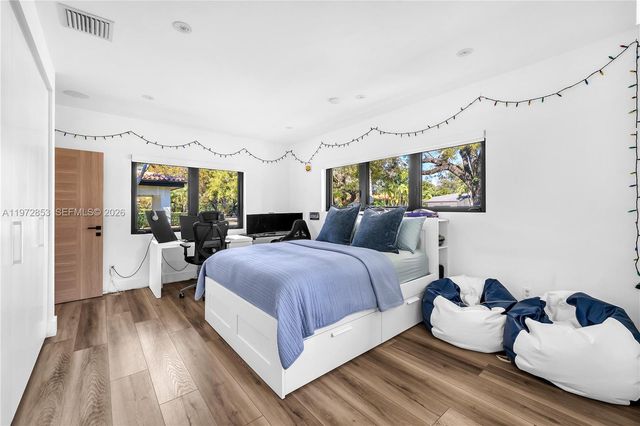 1424 Algardi Ave, Coral Gables, FL 33146