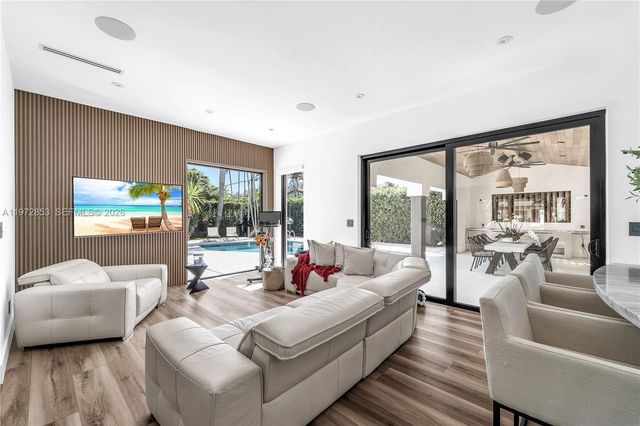 1424 Algardi Ave, Coral Gables, FL 33146