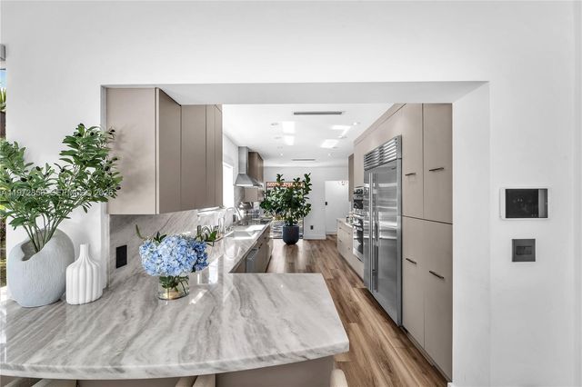 1424 Algardi Ave, Coral Gables, FL 33146