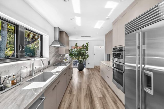 1424 Algardi Ave, Coral Gables, FL 33146