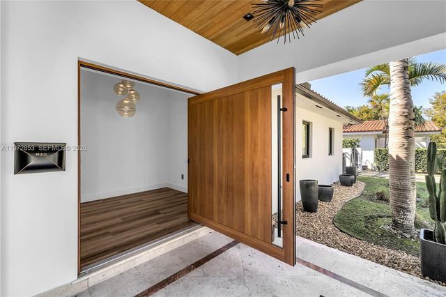 1424 Algardi Ave, Coral Gables, FL 33146