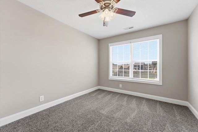1969 Sydney Louise Dr, Clarksville, TN 37042