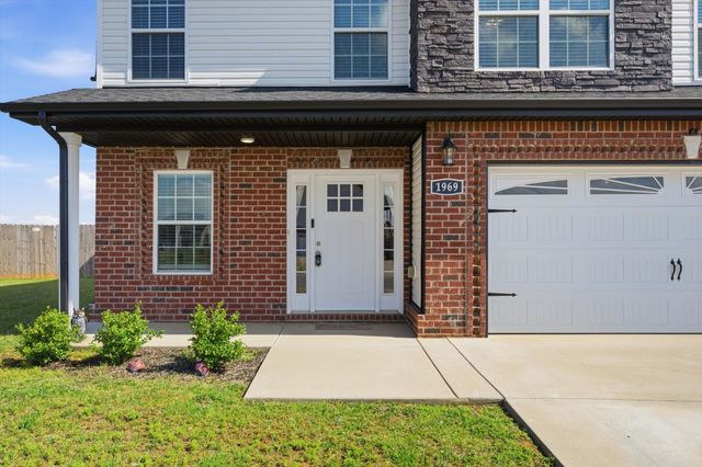 1969 Sydney Louise Dr, Clarksville, TN 37042