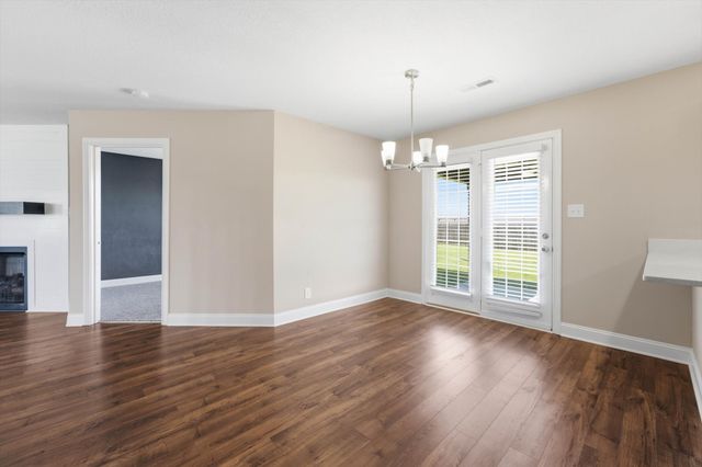 1969 Sydney Louise Dr, Clarksville, TN 37042