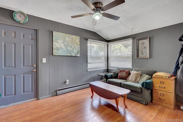 105 Madison Avenue, Brentwood, NY 11717