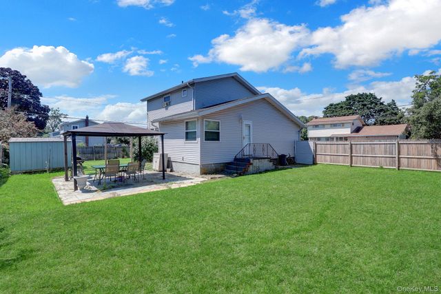 105 Madison Avenue, Brentwood, NY 11717