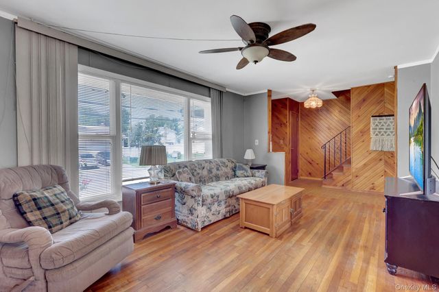 105 Madison Avenue, Brentwood, NY 11717