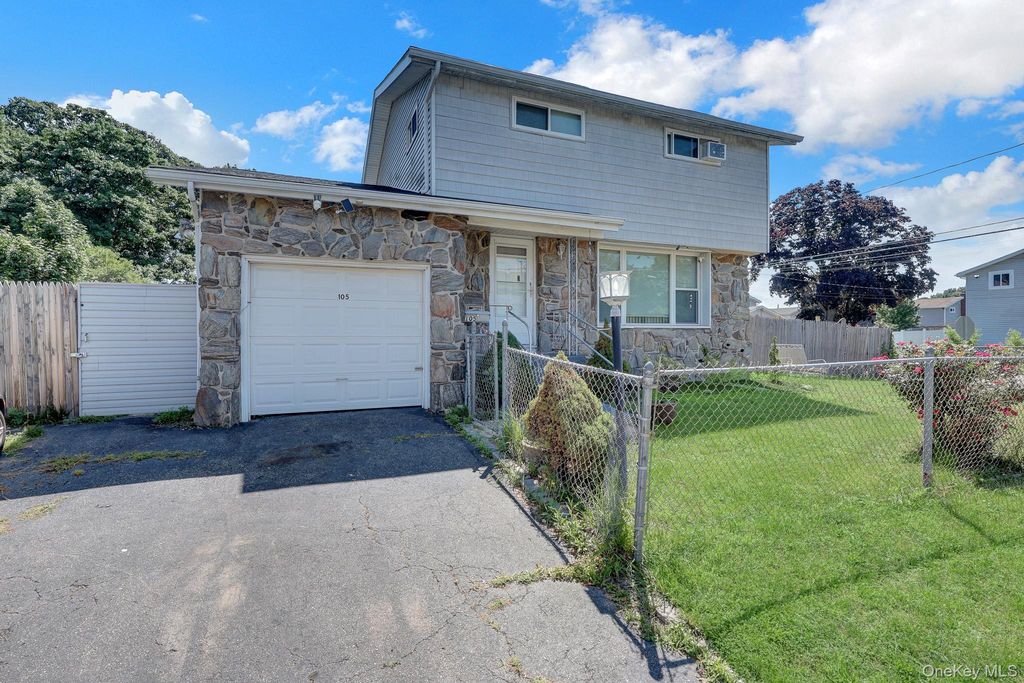 105 Madison Avenue, Brentwood, NY 11717