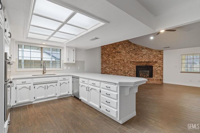 1207 Jenkins Road, Bakersfield, CA 93314