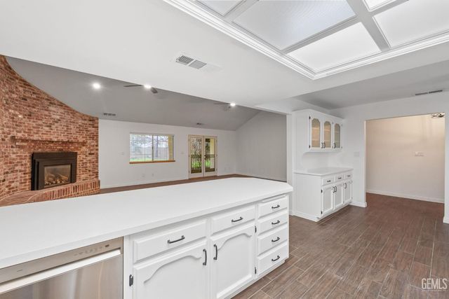 1207 Jenkins Road, Bakersfield, CA 93314