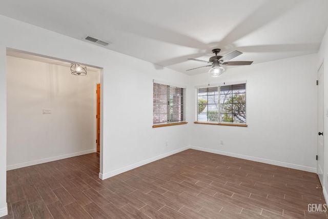 1207 Jenkins Road, Bakersfield, CA 93314