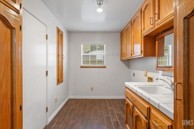 1207 Jenkins Road, Bakersfield, CA 93314