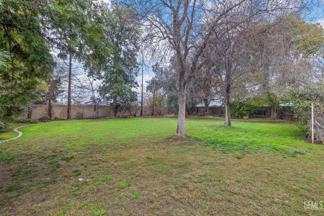 1207 Jenkins Road, Bakersfield, CA 93314