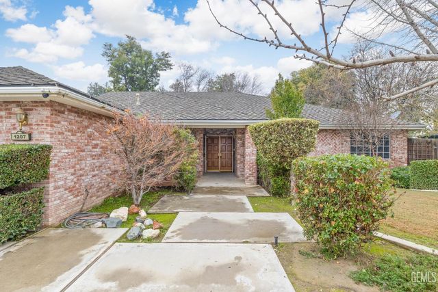 1207 Jenkins Road, Bakersfield, CA 93314