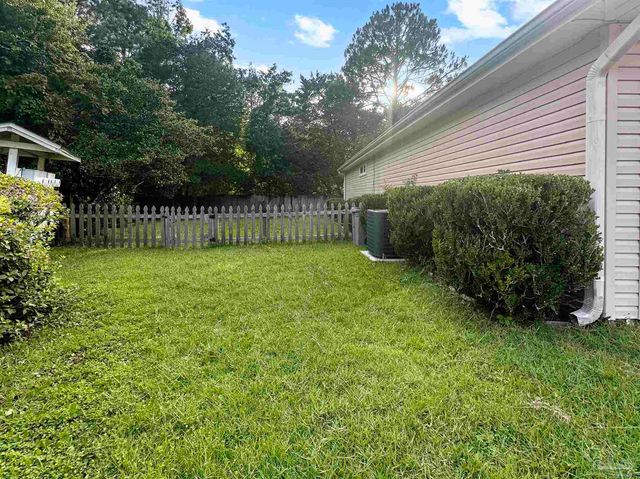 8877 Shoal Creek Ct, Pensacola, FL 32514