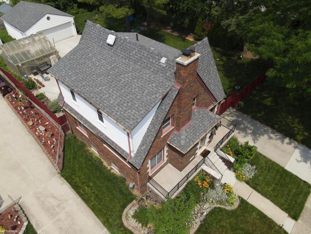 7535 Henry Street, Center Line, MI 48015