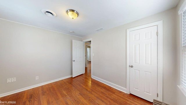 7535 Henry Street, Center Line, MI 48015