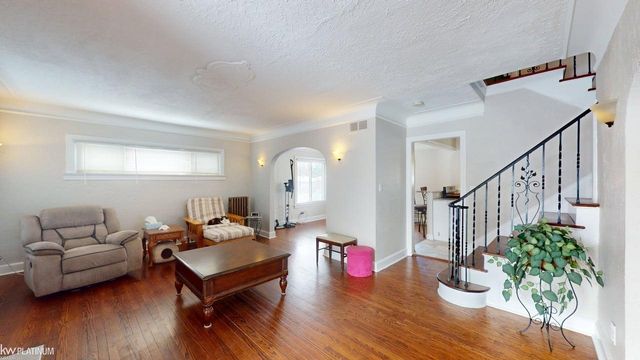 7535 Henry Street, Center Line, MI 48015