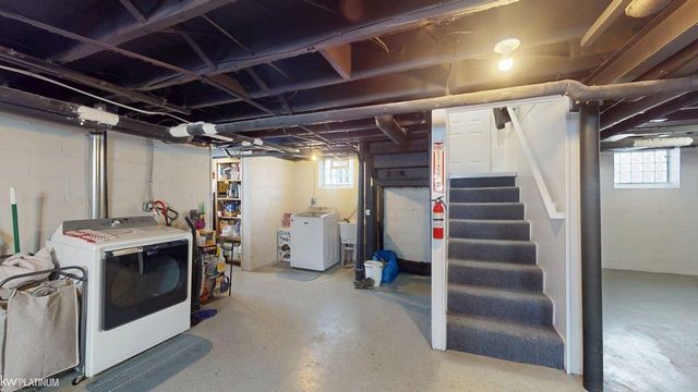 7535 Henry Street, Center Line, MI 48015