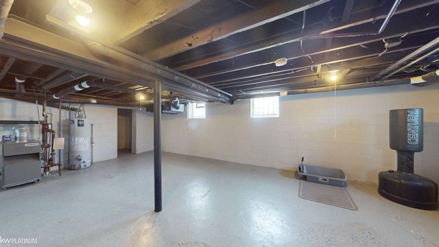 7535 Henry Street, Center Line, MI 48015