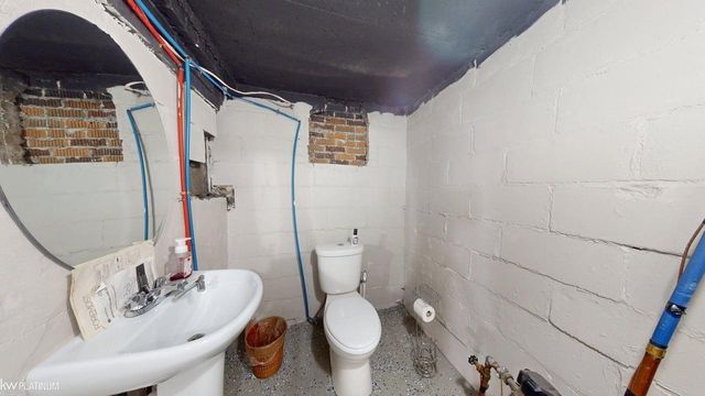 7535 Henry Street, Center Line, MI 48015