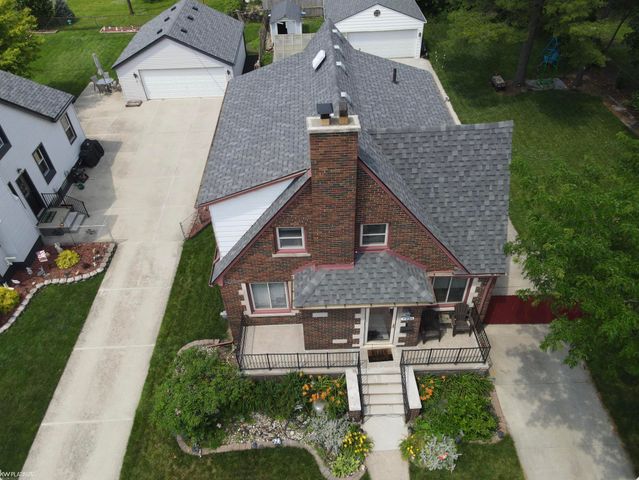 7535 Henry Street, Center Line, MI 48015