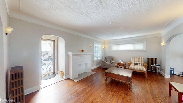 7535 Henry Street, Center Line, MI 48015